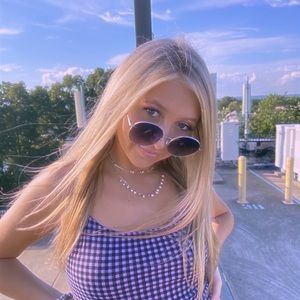 Meet your Posher, Taylor